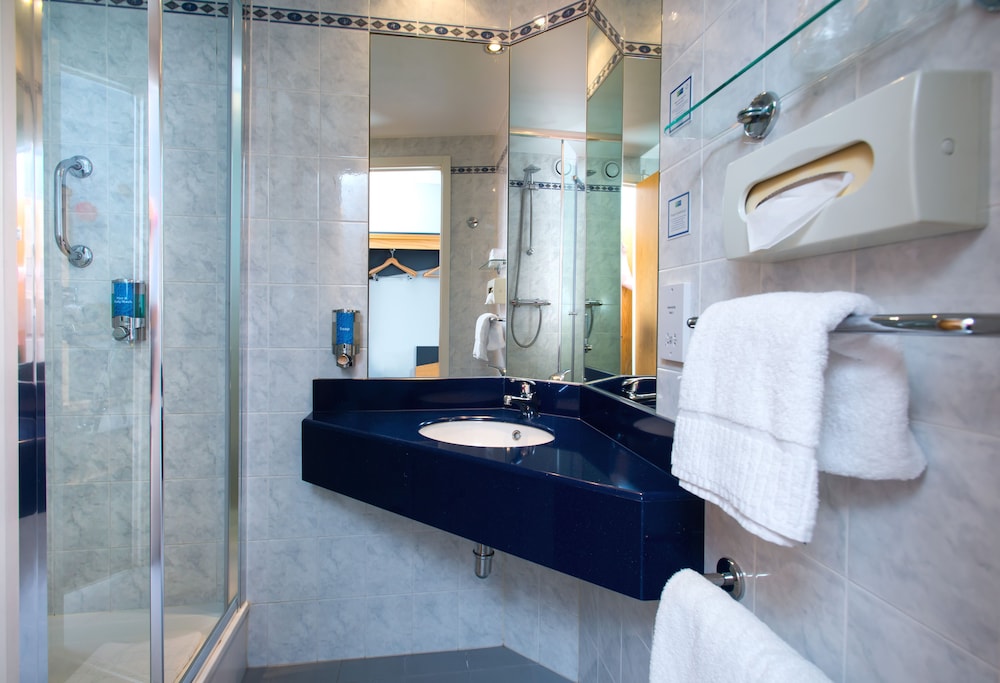 Holiday Inn Express Lichfield 13/38