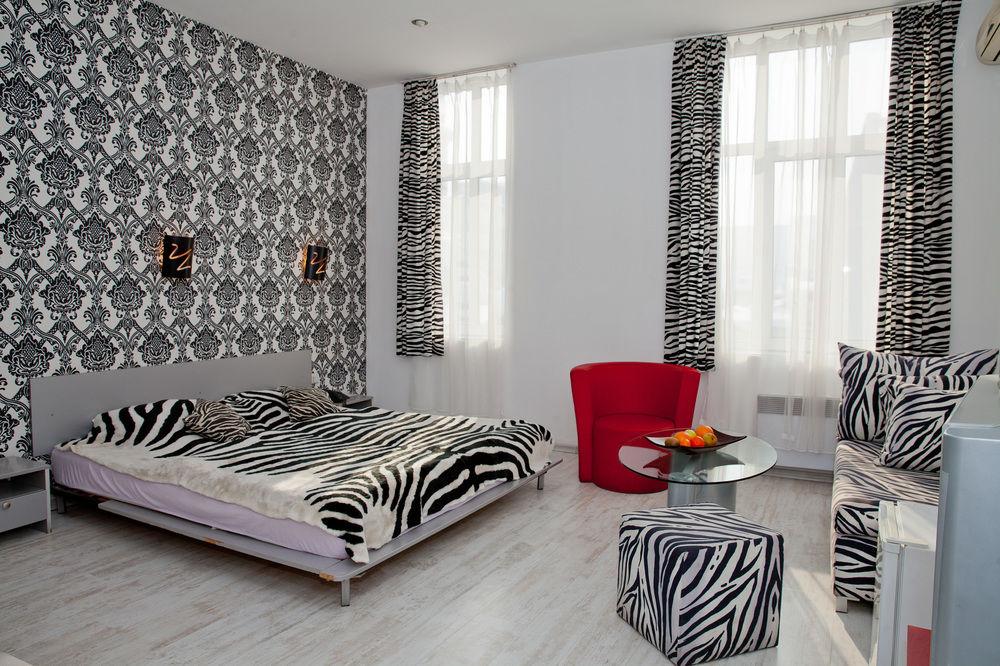 Scottys Boutique Hotel 21/25