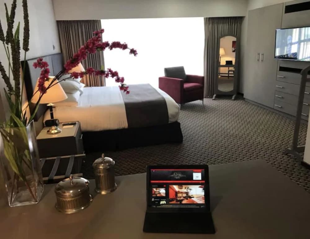 St Isidro Suites Corporate Housing SPA & Wellness Center 46/55