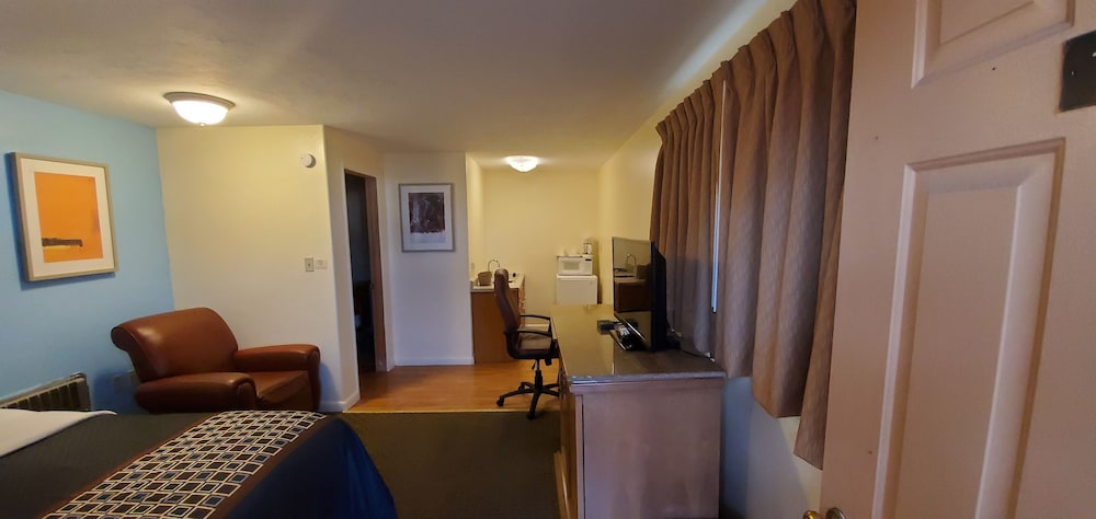 Alamo Motel 28/38
