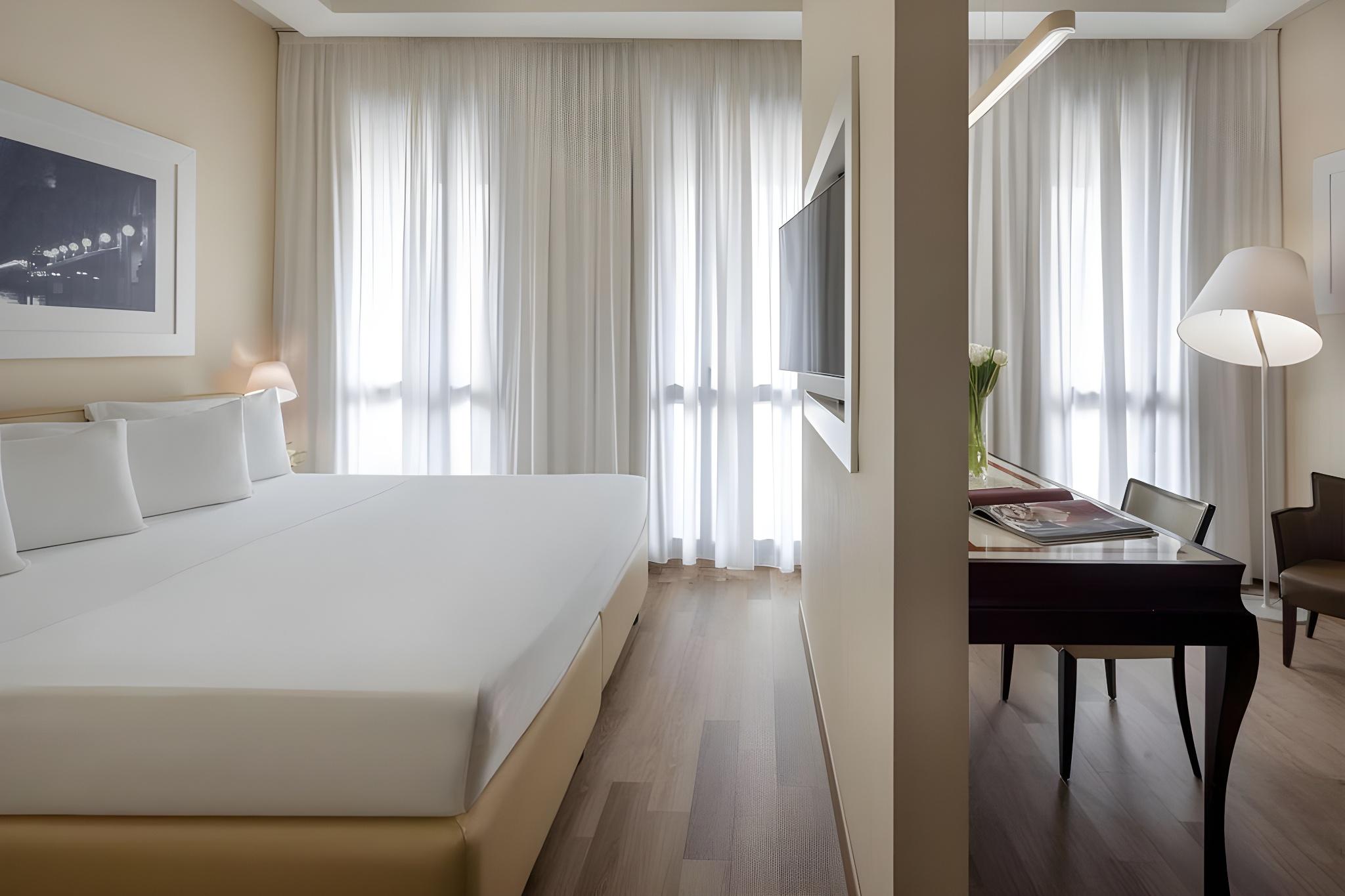 JUNIOR SUITE, WITH EXTRA BED