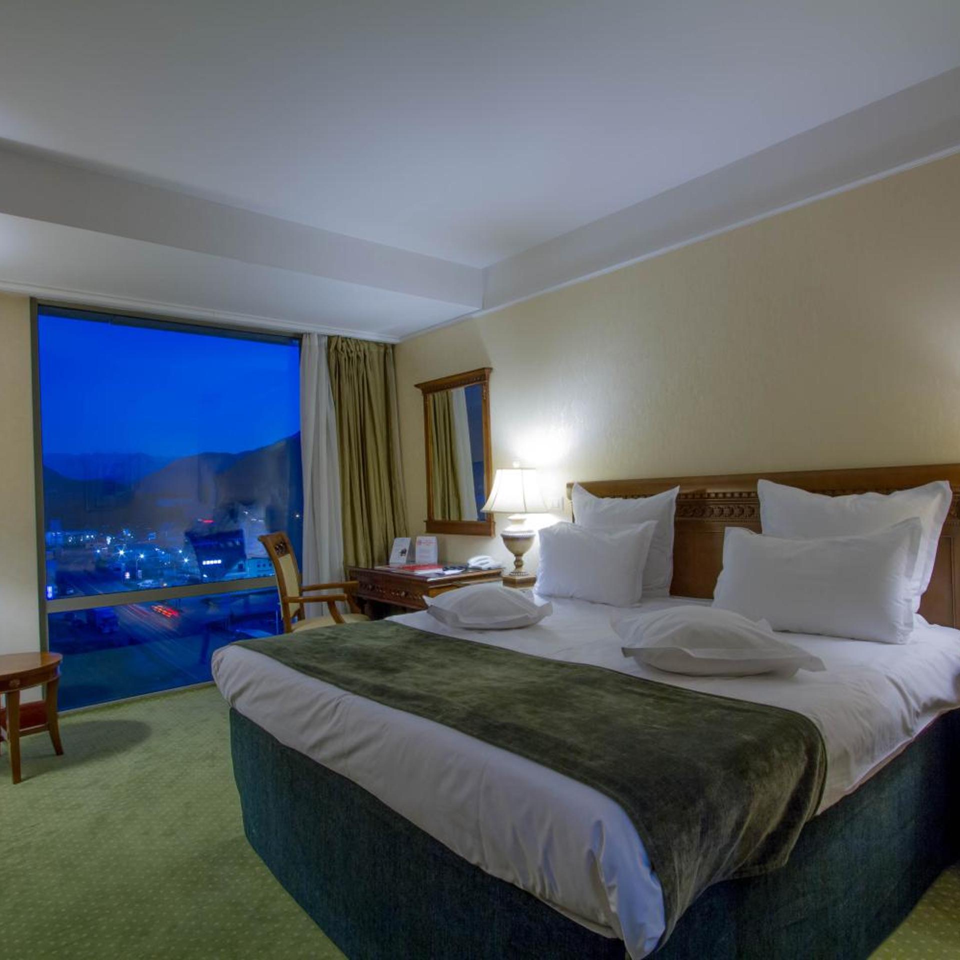 غرفة بسرير كينج، Ramada Brasov Hotel 4/10