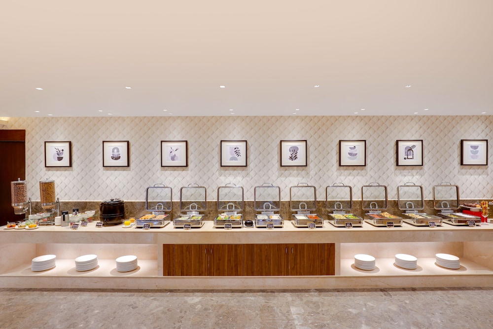 Royal Orchid Suites 7/58