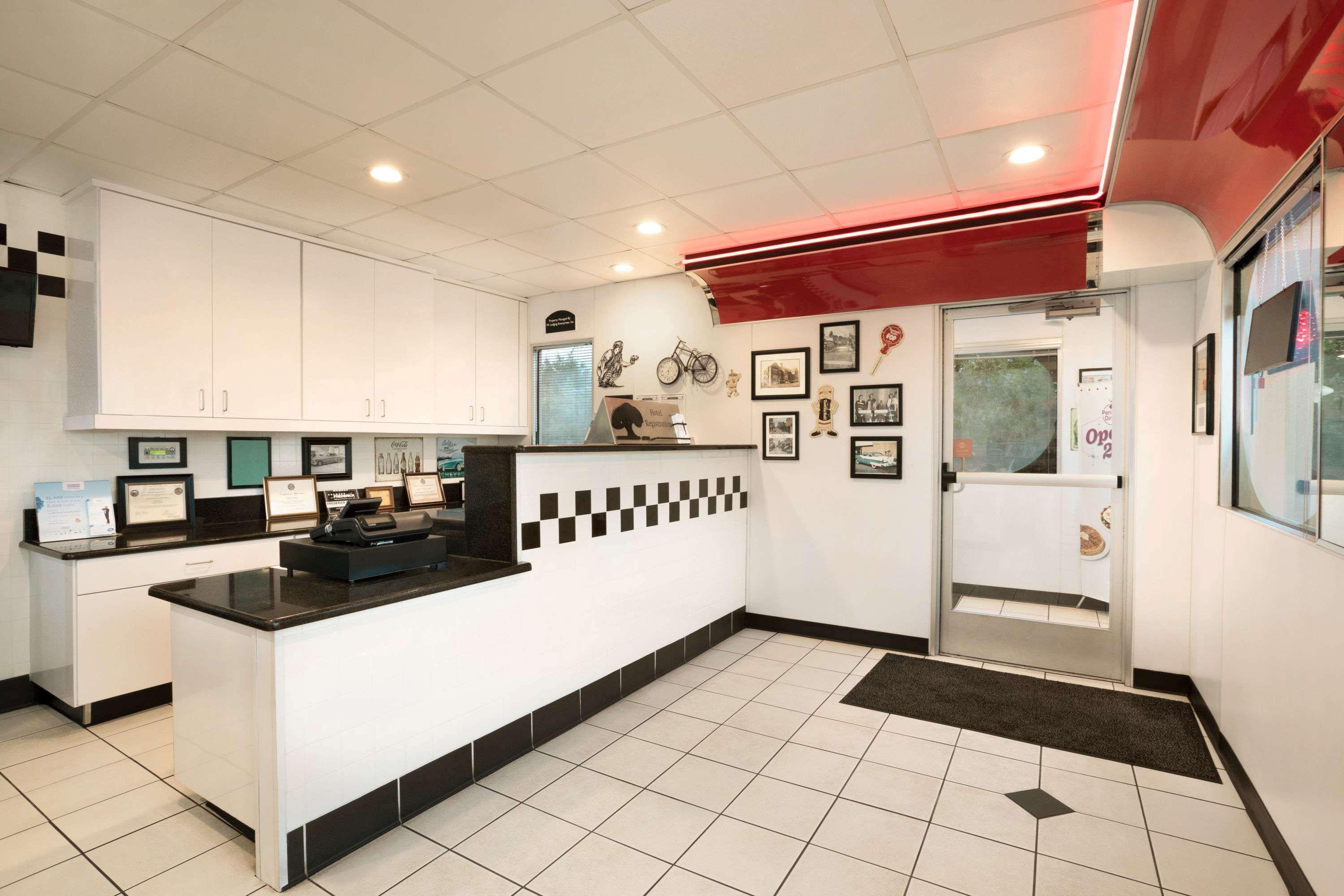 Travelodge by Wyndham Brunswick near Frederick — 4