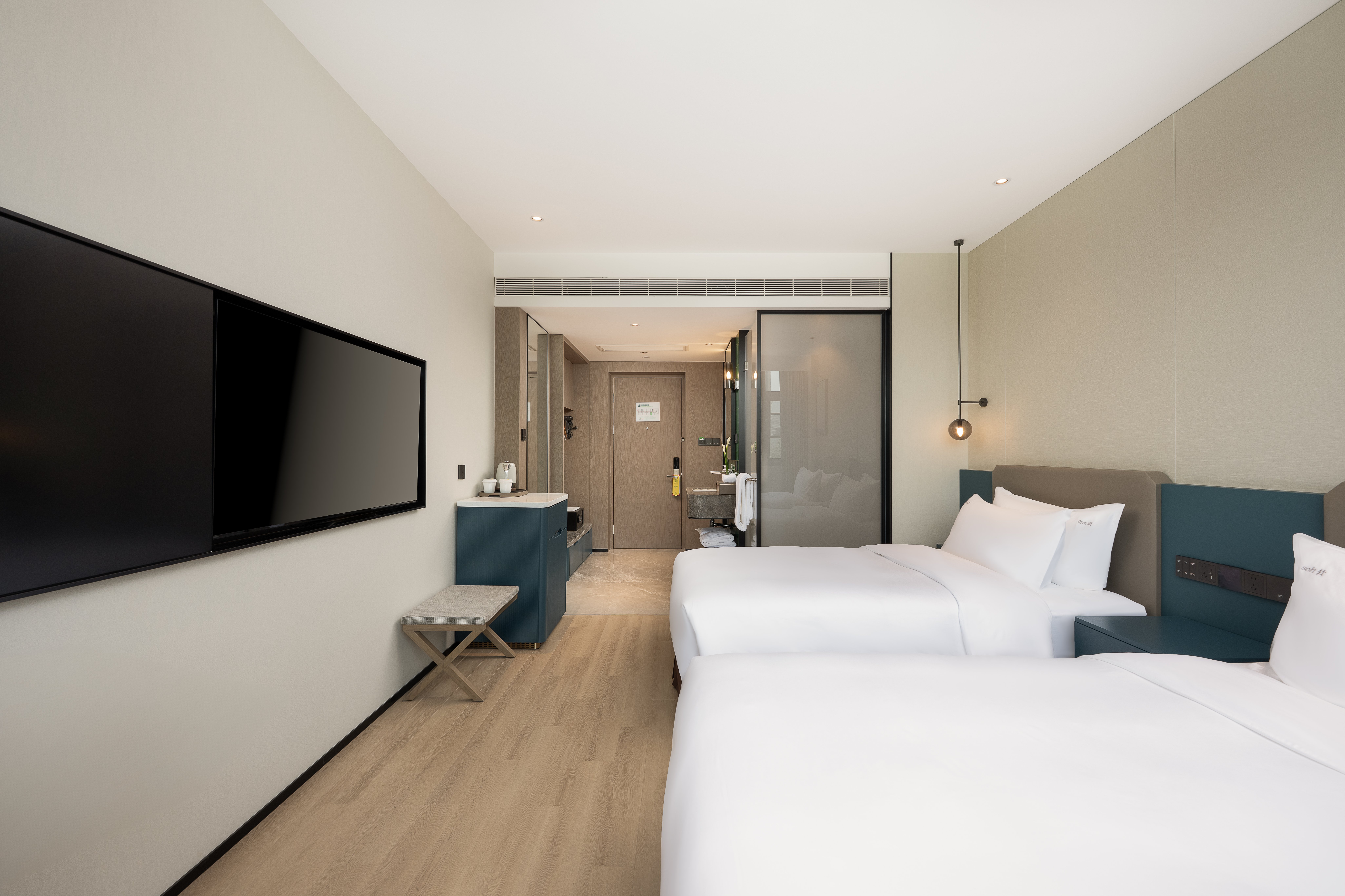 Standard, Twin Beds, East Wing