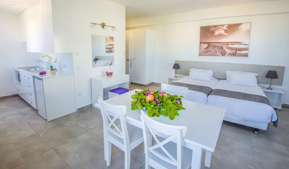 ALVA HOTEL APARTMENTS 33/54