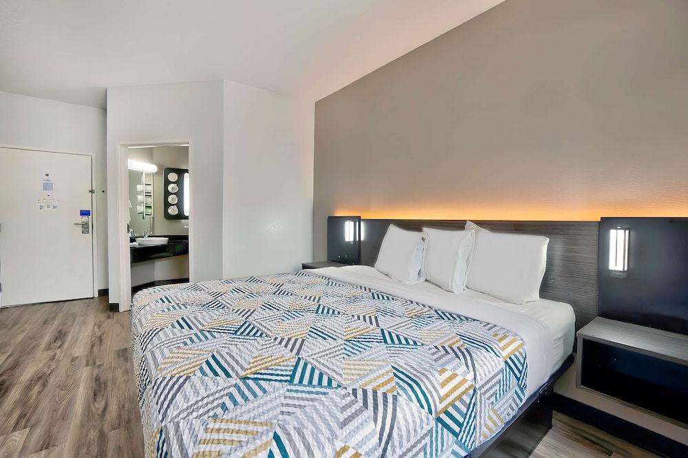 STANDARD, KING BED
