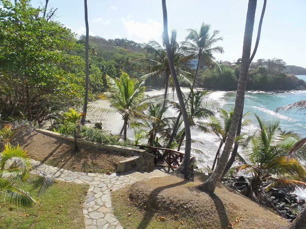 Blue Haven Hotel 30/58