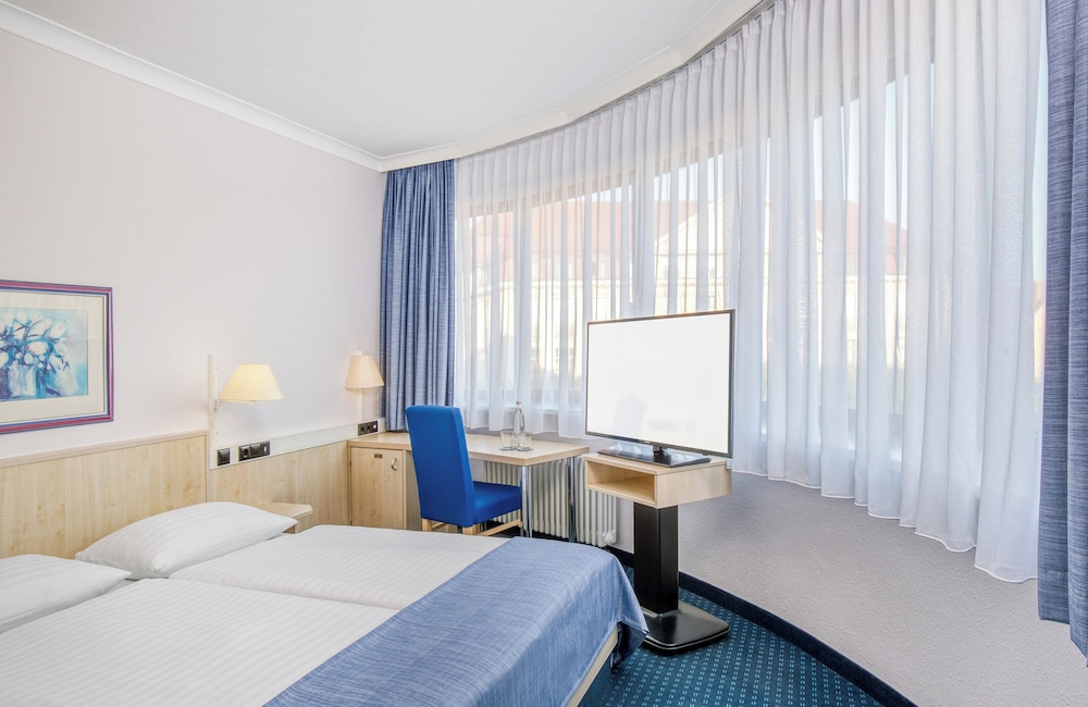 غرفة عائلية بسرير مزدوج وسرير فردي، INTERCITYHOTEL ERFURT 7/9
