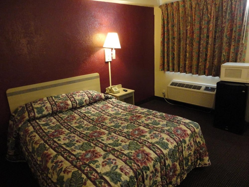 Americas Best Value Inn Battle Creek 8/13