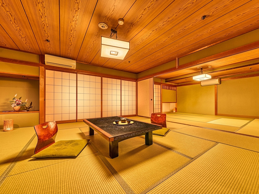 Ooedo Onsen Monogatari Wanwan Resort Awazu 22/35