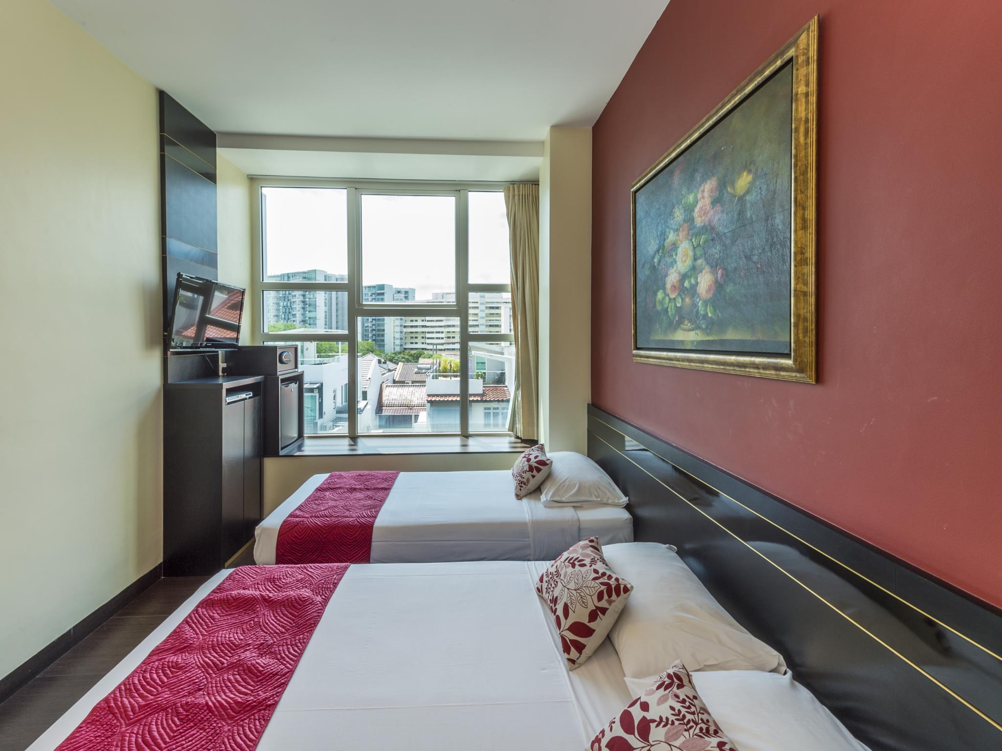 ROOM, TRIPLE