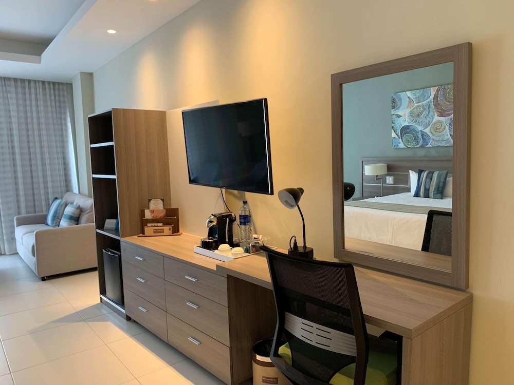 Blue Beach Punta Cana Luxury Resorts 38/47