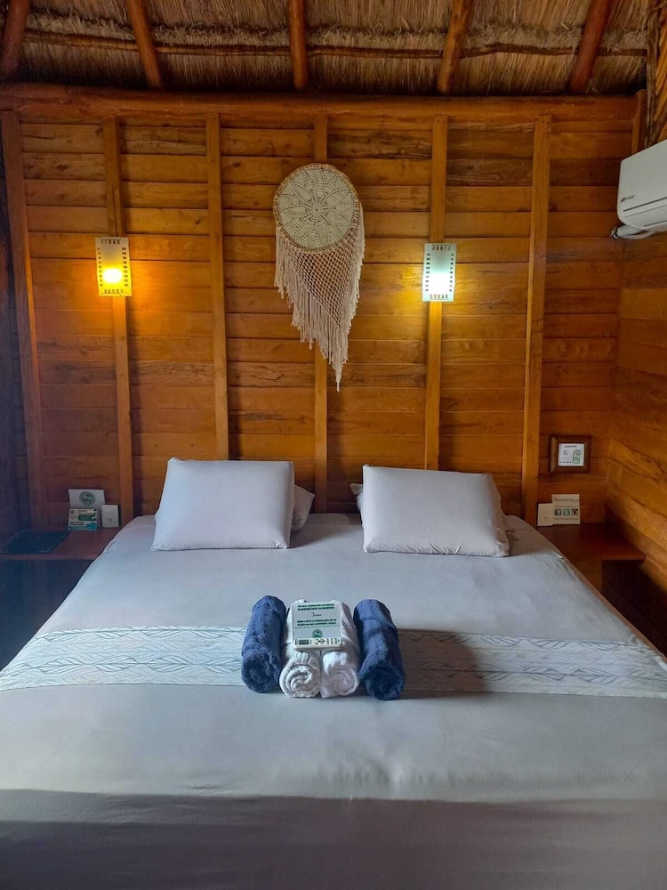 Palmeras de Mahahual Cabanas 4/39