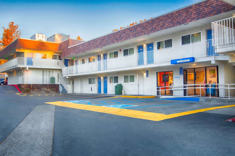 Motel6 Mammoth Lakes, CA 45/55