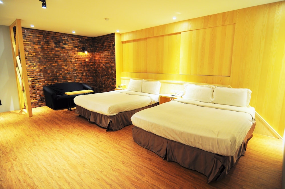 Martin Wales Hotel Kenting 12/69