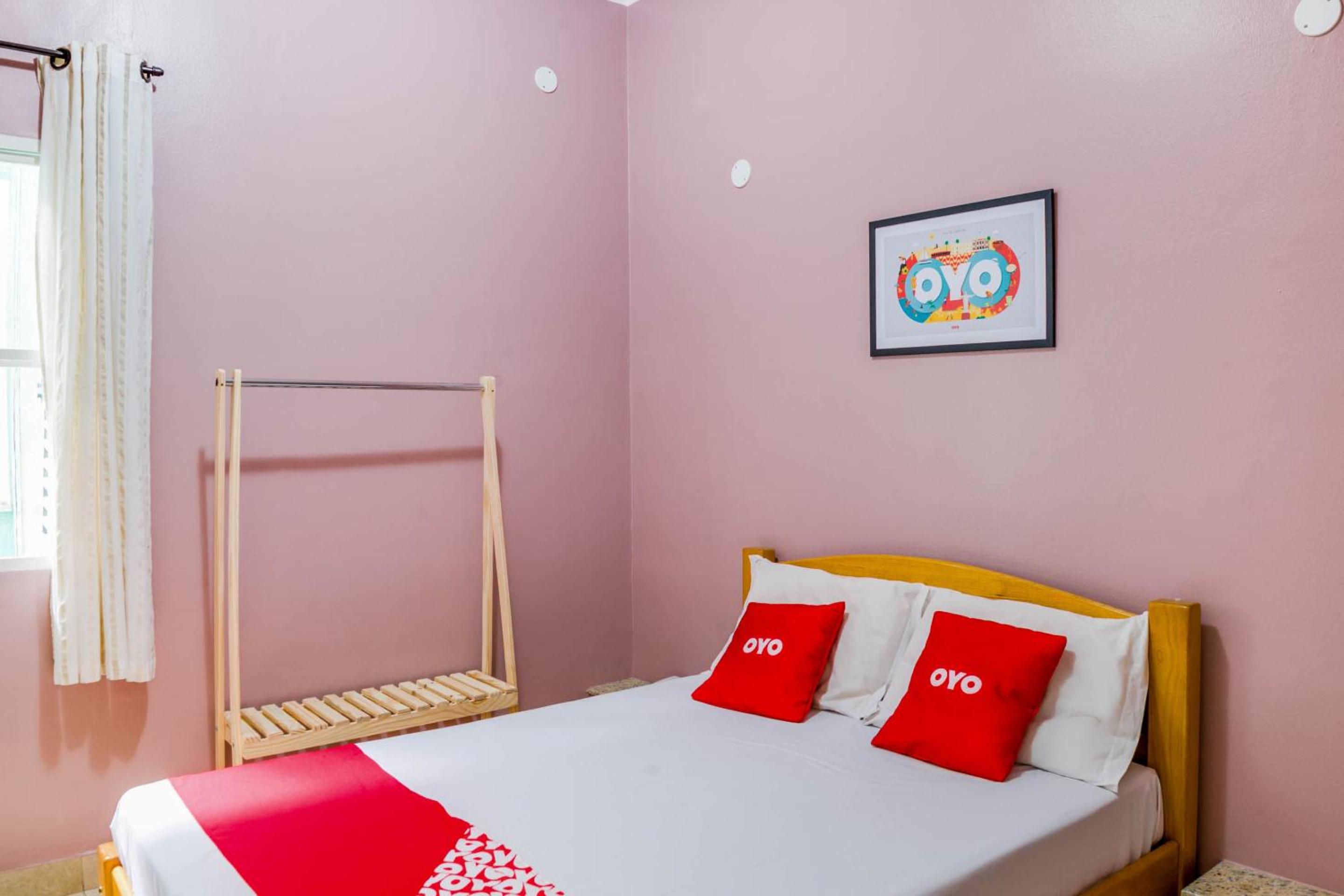 ROOM, DOUBLE BED