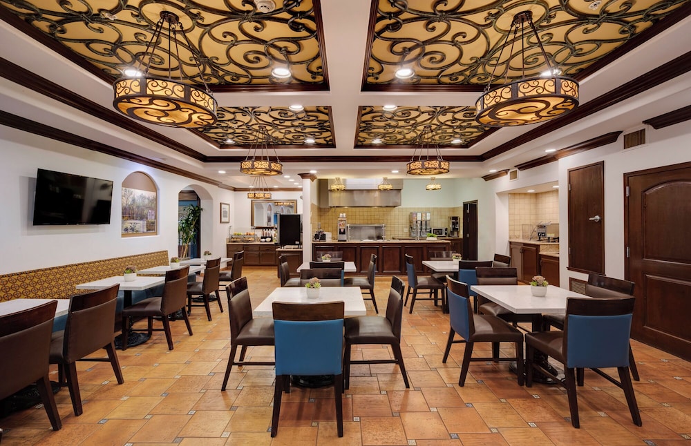 Ayres Hotel Redlands 20/38