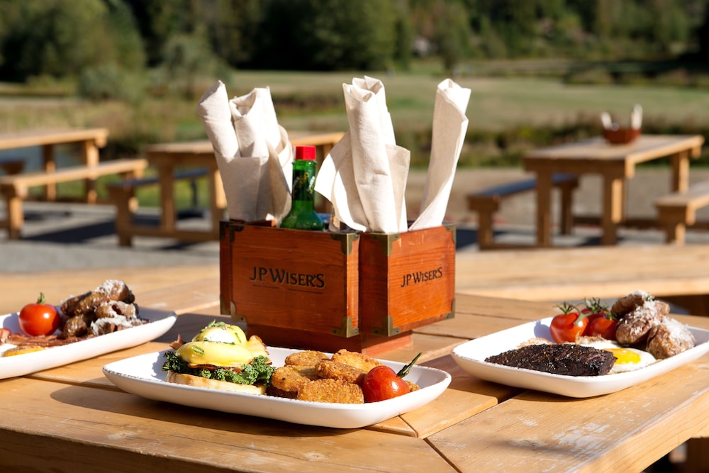 Executive Suites Hotel Resort Squamish 46/68
