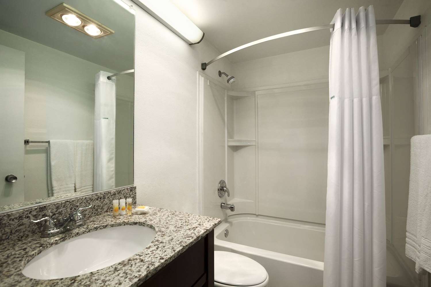 Days Inn by Wyndham Waynesboro, VA 24/27