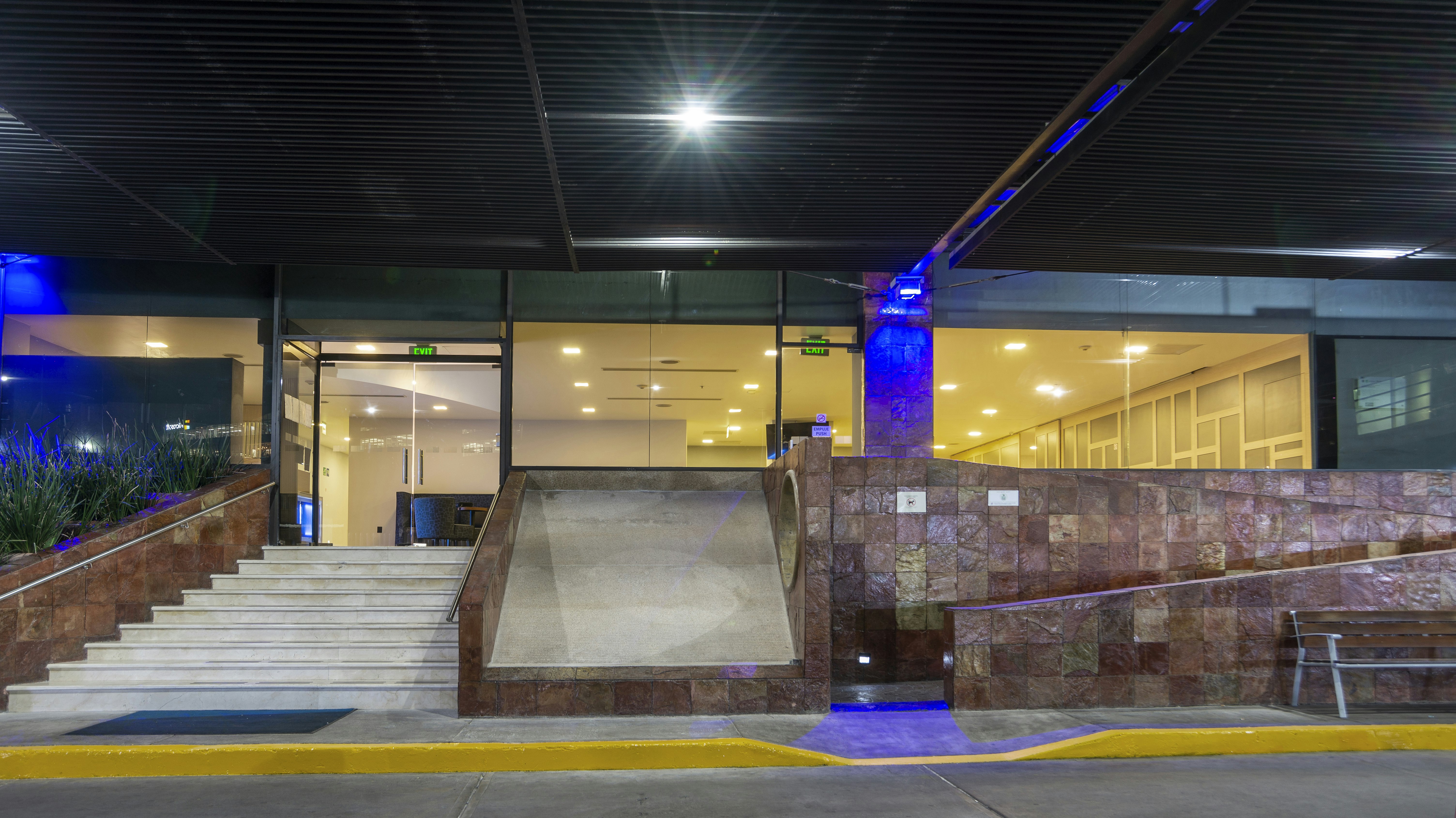 Holiday Inn Express Mexico Santa Fe 6/50