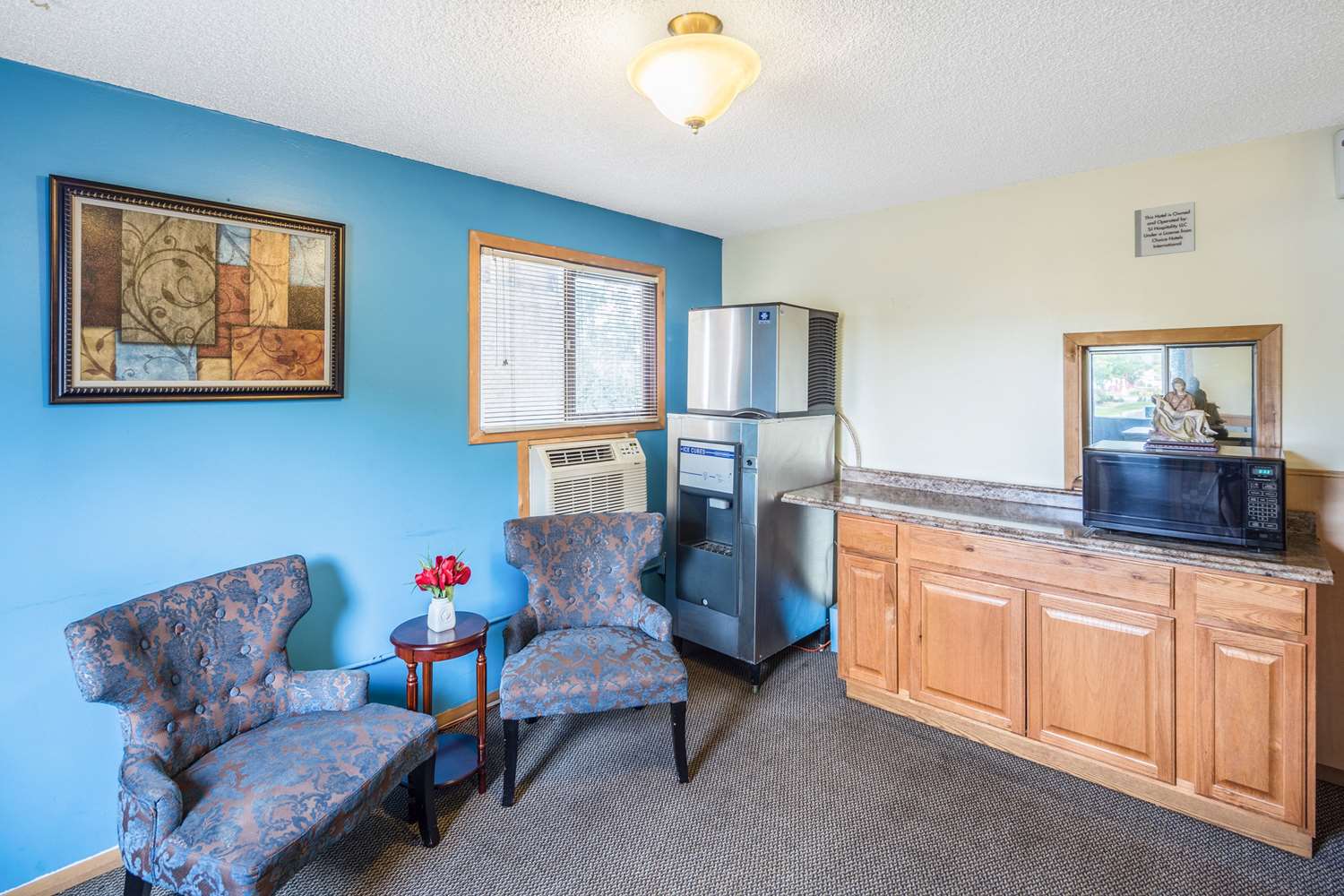 Howard Johnson by Wyndham Spokane 18/25