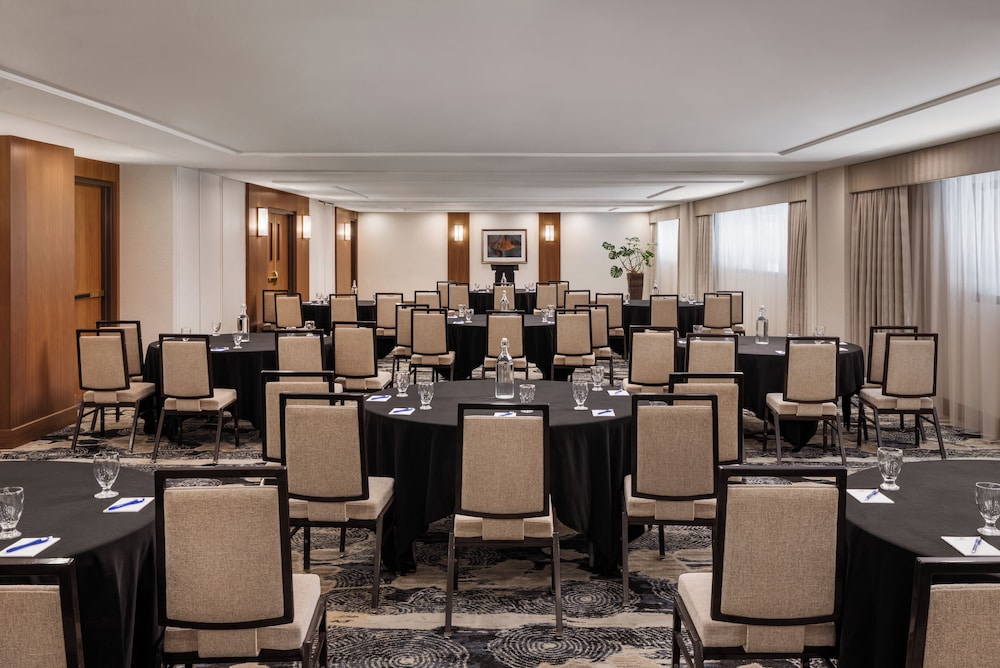 Pomeroy Hotel Fort McMurray 40/50