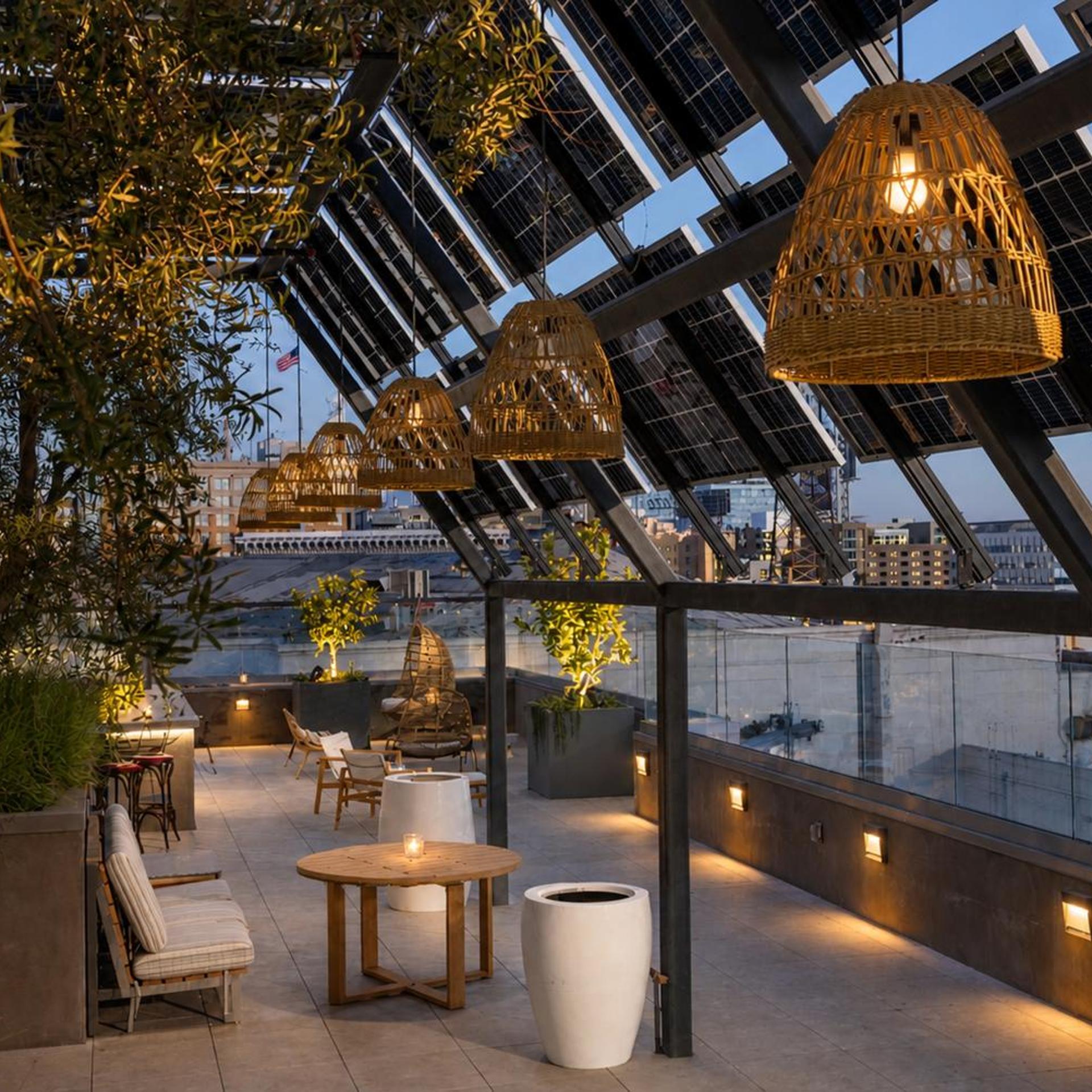Whisky Hotel 40/43