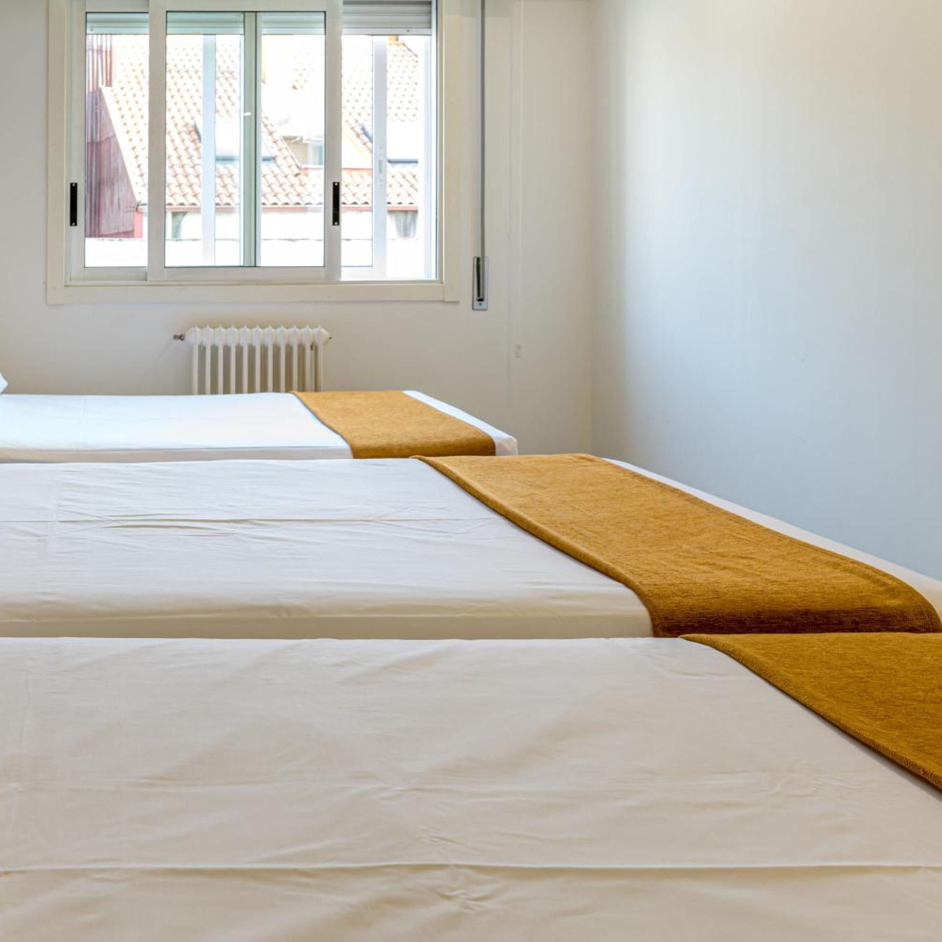 غرفة ثلاثية، Hotel Altiana 6/10
