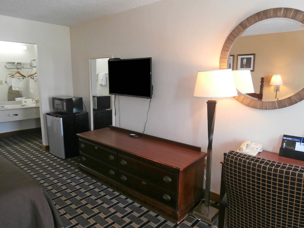 Americas Best Value Inn Douglasville 18/27