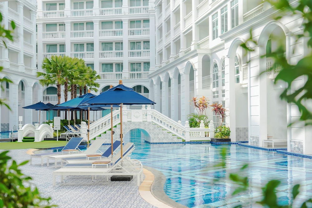 Movenpick Myth Hotel Patong 61/65