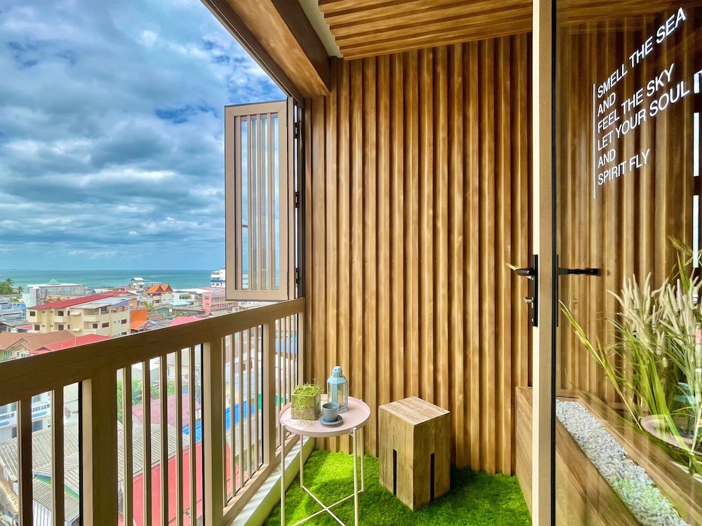 Hub Hua Hin 57 Hotel 52/72