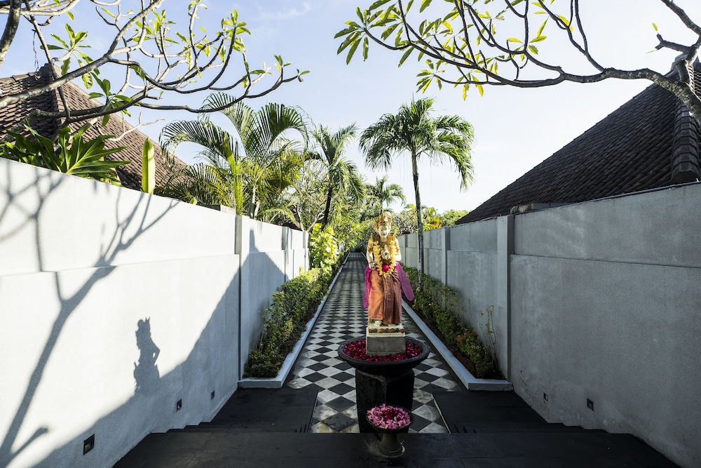LA BEAU KUNTI VILLA 24/33