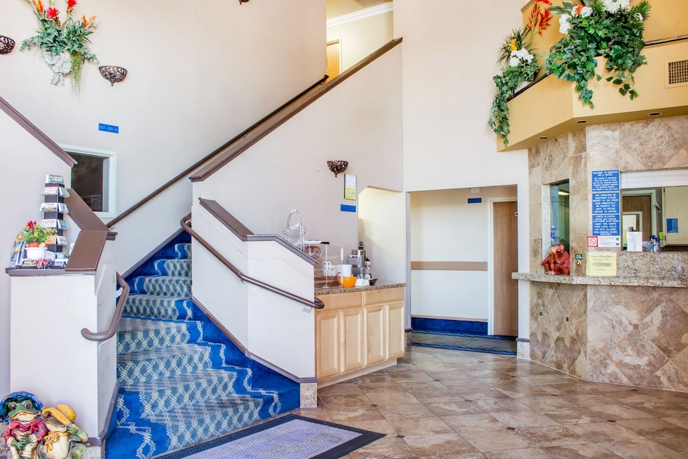 Rodeway Inn & Suites Lake Havasu City 3/26