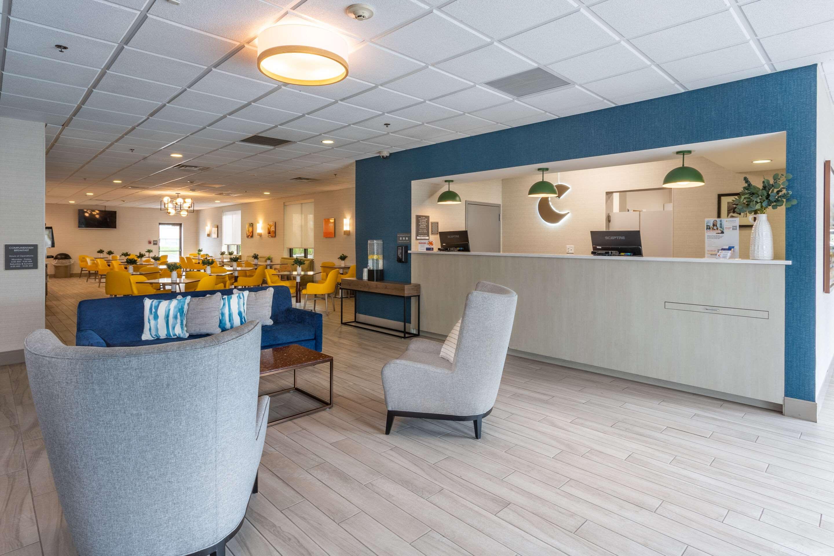 Comfort Inn & Suites Buffalo Airport 5/55
