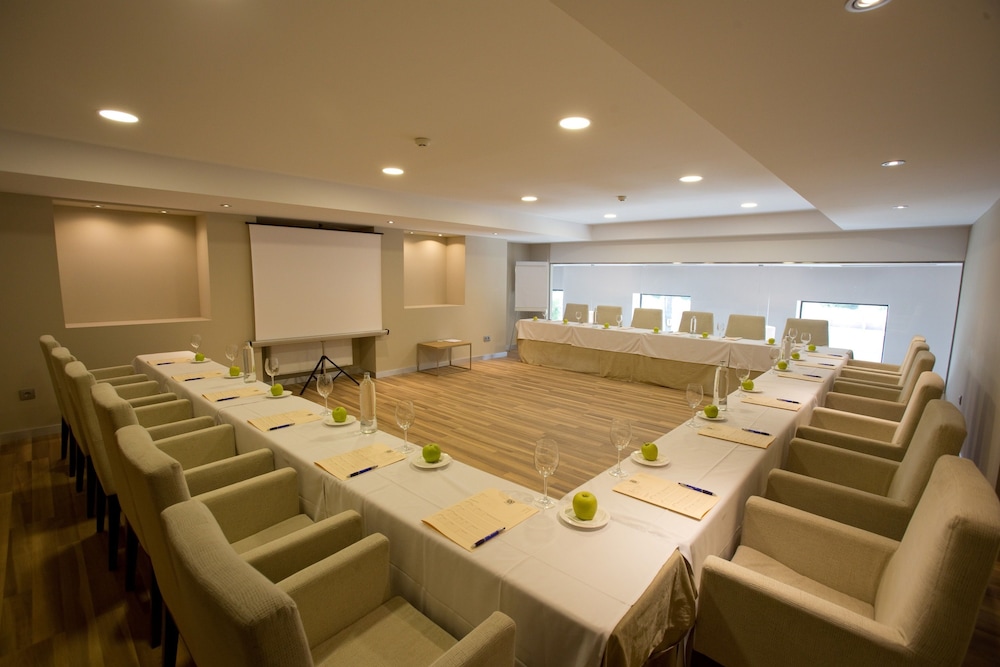 Hotel M A Sevilla Congresos 64/73