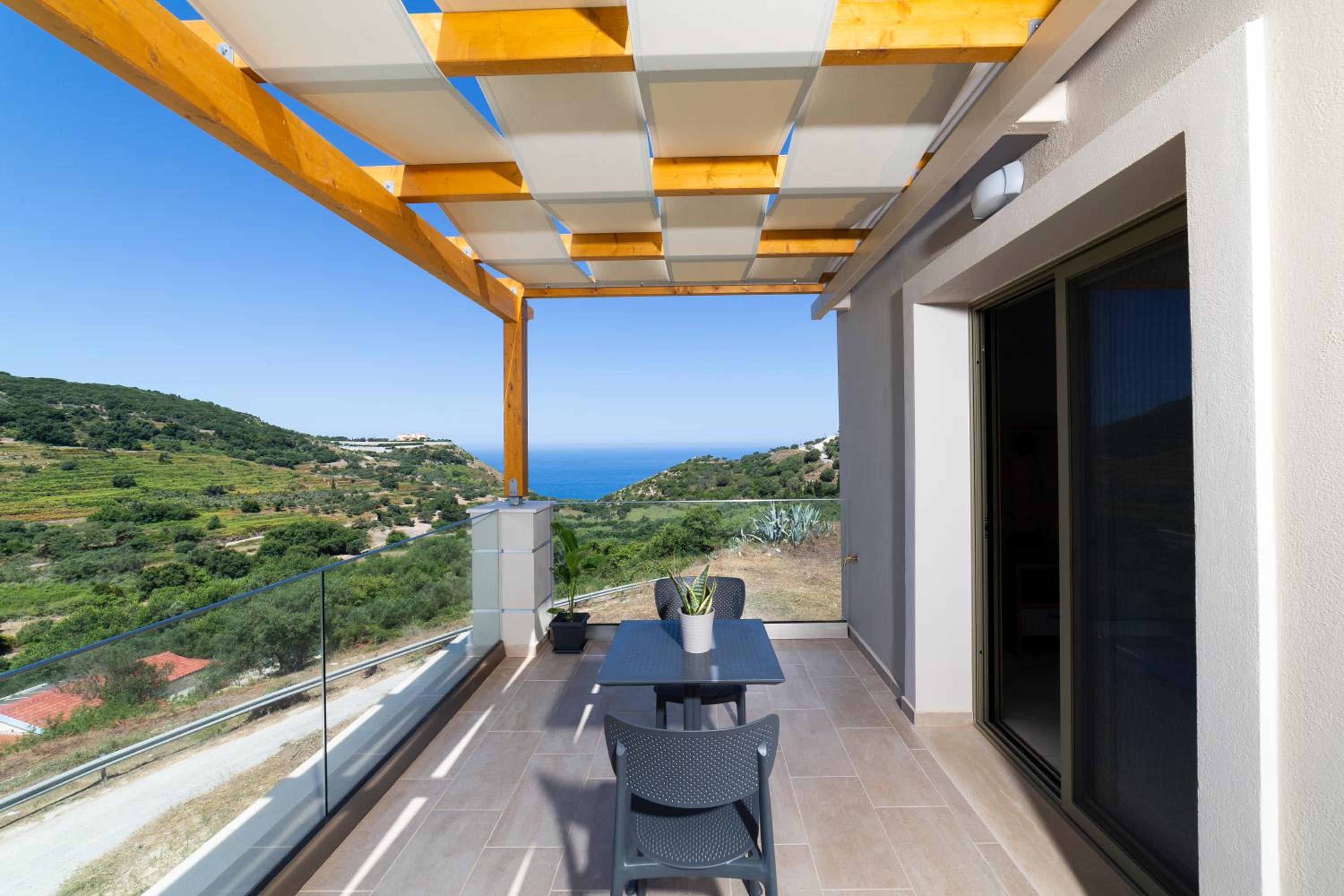 Sky View Suites 4/50