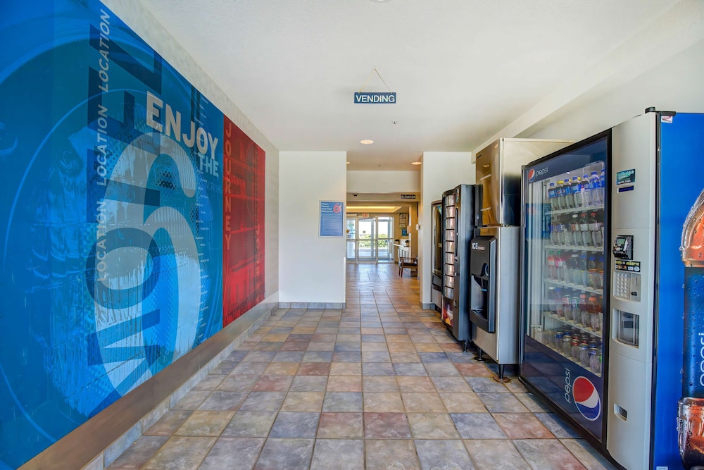 Motel6 Grande Prairie, AB 6/65