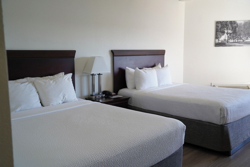 Classic, 2 Queen Beds