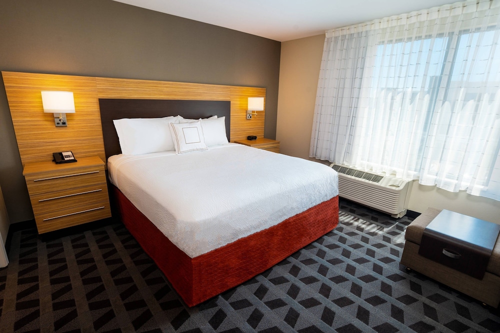 TownePlace Suites by Marriott Irvine Lake Forest 11/46