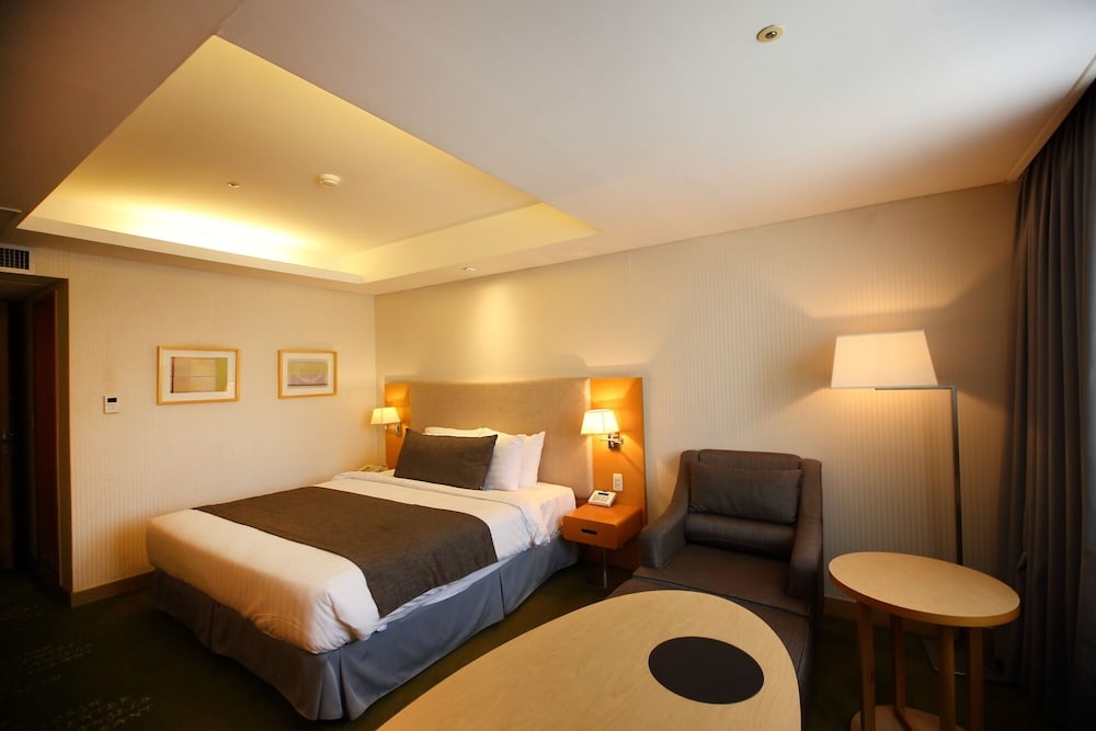 Ramada by Wyndham Songdo 12/34