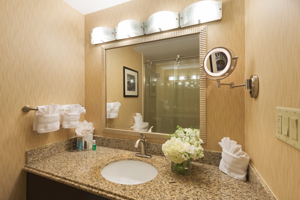 CROWNE PLAZA BOSTON - WOBURN 19/80