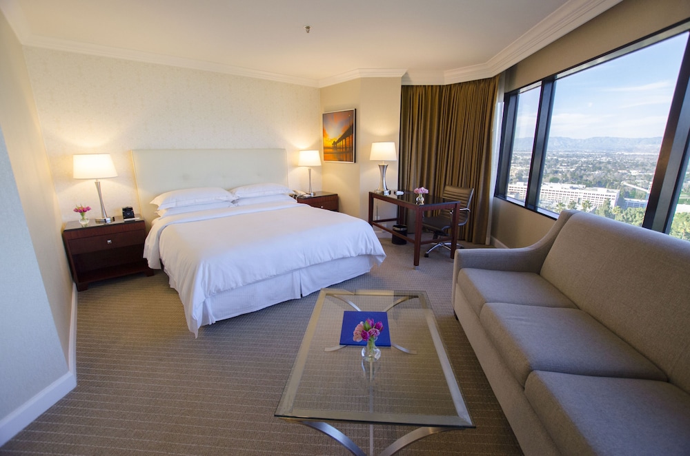 Universal, King Bed, with View, Sofa, Corner