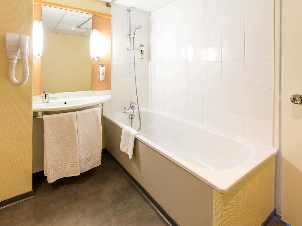 IBIS SAINT DIZIER 17/72