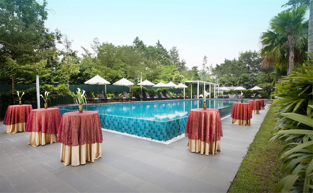 Dorsett Grand Subang 60/64