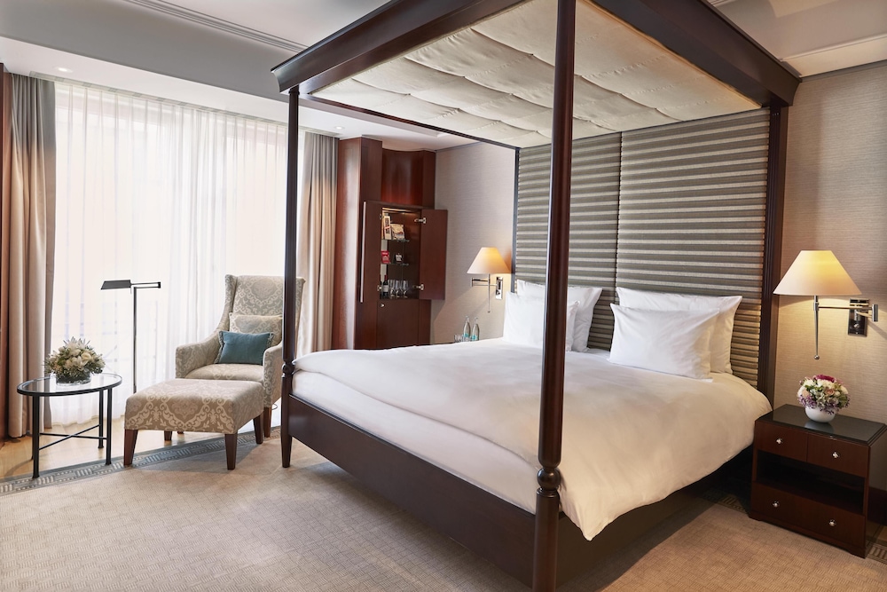 Linden, Suite, King Bed