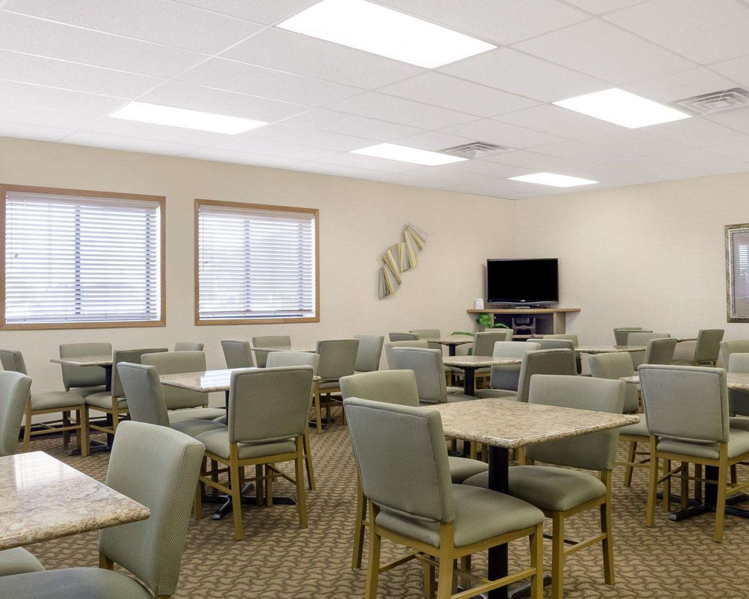 Quality Inn Bismarck I-94 12/13