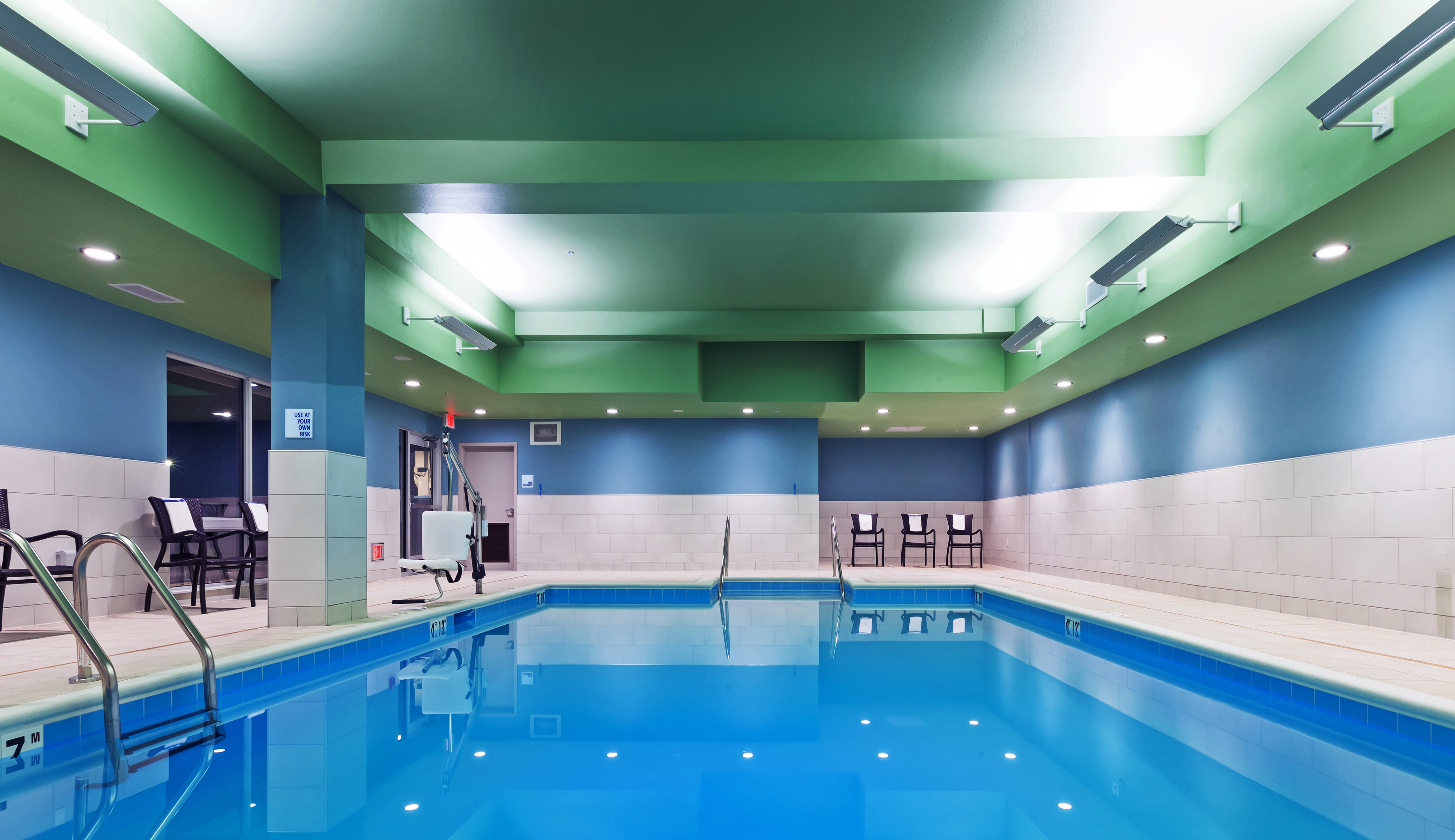 Holiday Inn Express Suites Chanute 26/46