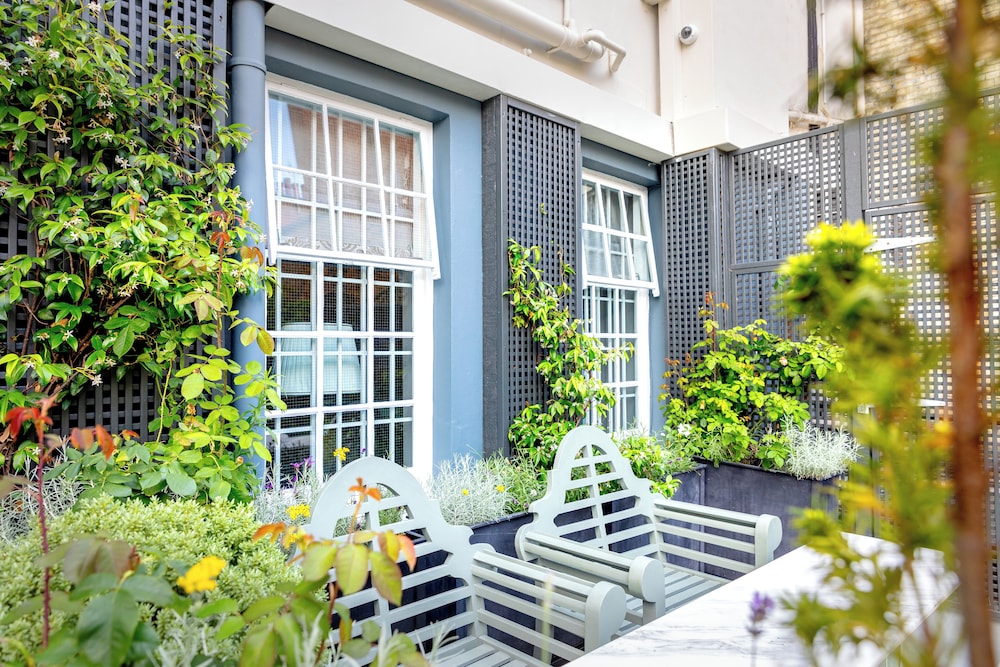No 30 Knightsbridge 3/53