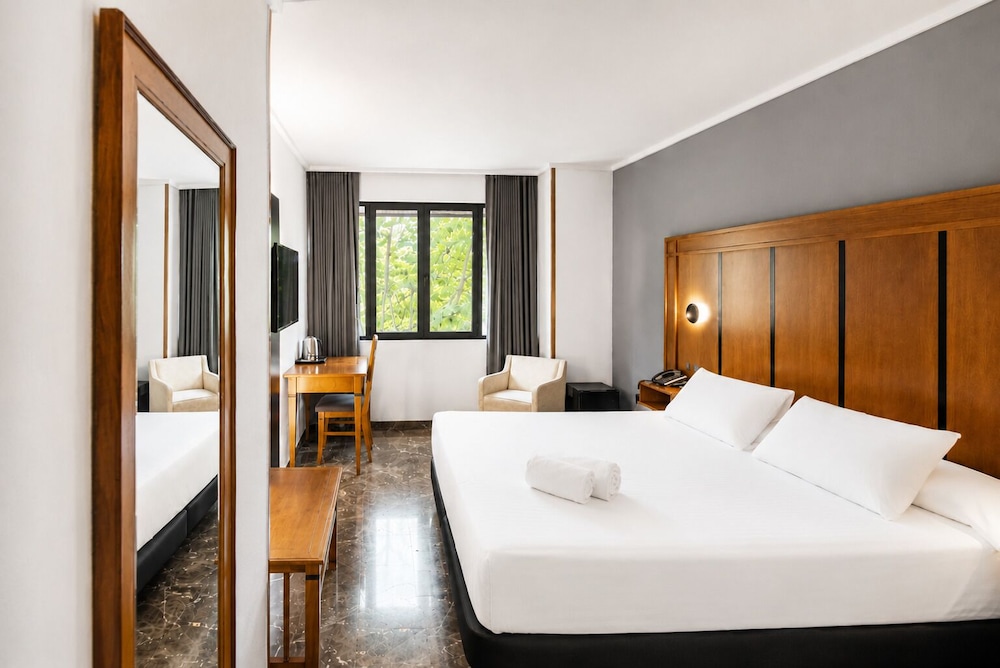 غرفة مفردة بسرير كينج، Hotel Condestable Iranzo 3/4